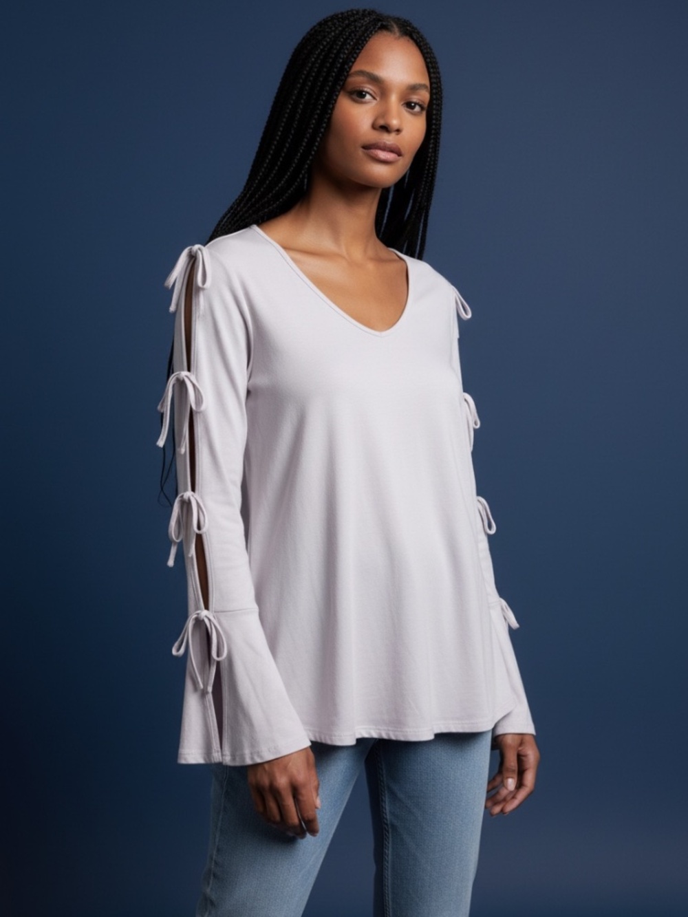Cupio Shirt cream Open/Bow
Bell Sleeve Blouse V-Neck size small
